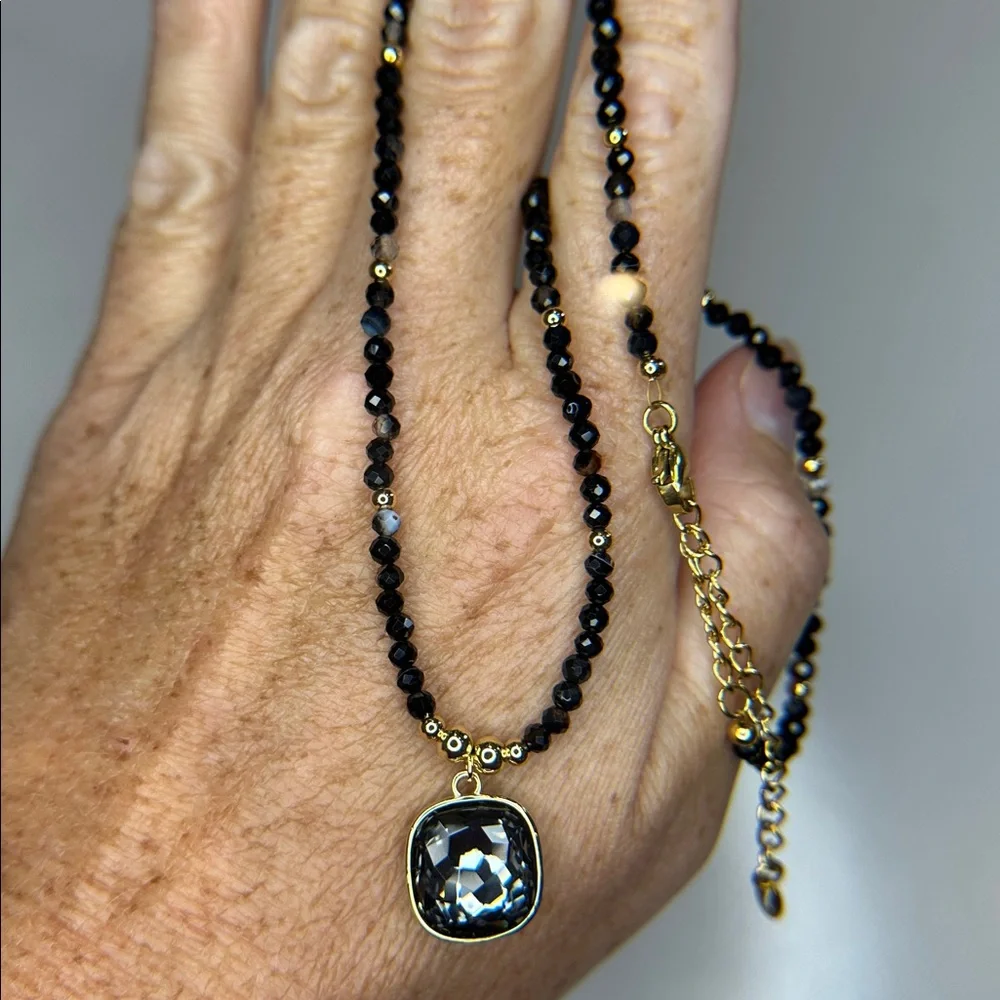 🖤New Black Agate and Austrian Crystal Pendant Necklace - Picture 3 of 6